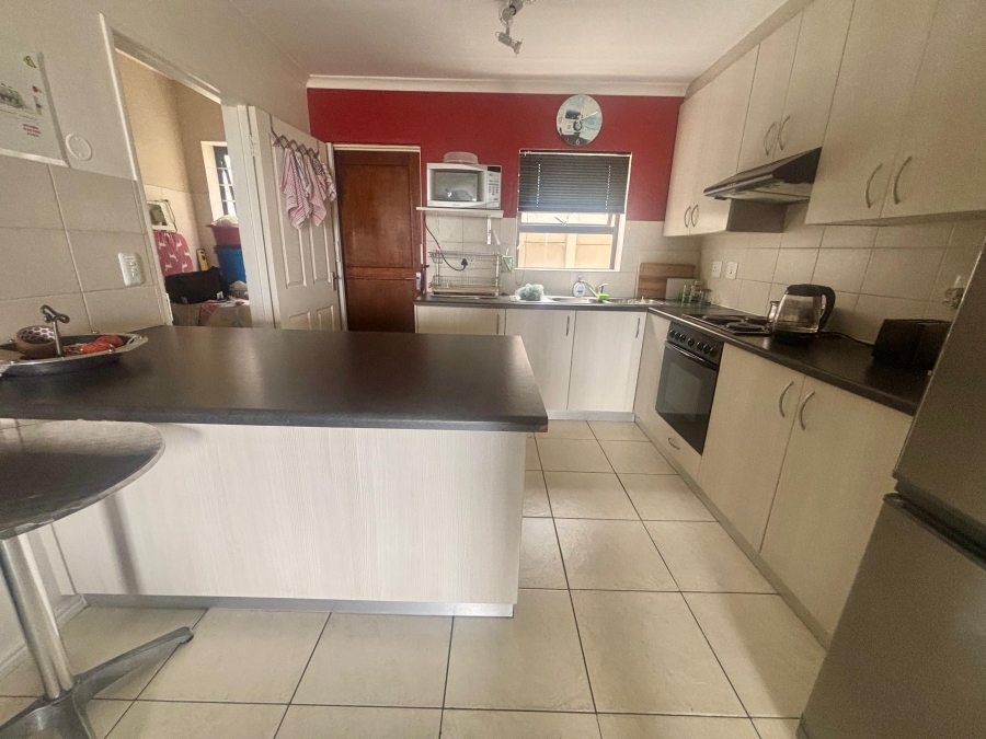 2 Bedroom Property for Sale in Brackenfell South Western Cape